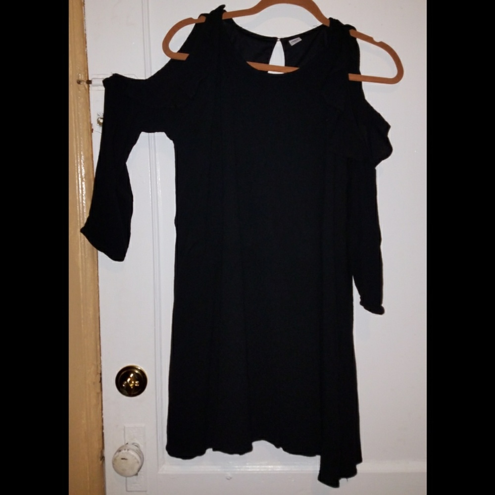 NWOT Old Navy Ruffle Cold Shoulder Lightweight M